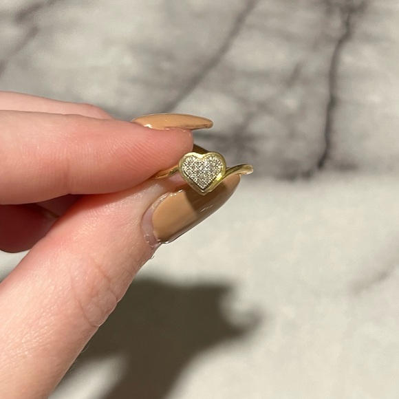 Gold Heart Ring - Picture 4 of 4